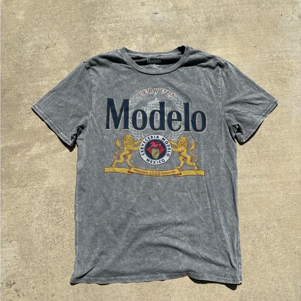 ModelCo Gray Short Sleeve Tee with Classic Design
